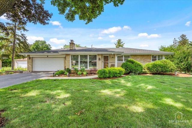 6 Drake Terrace, Prospect Heights, IL 60070