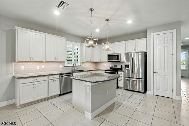 15720 Angelica DR, Alva, FL 33920