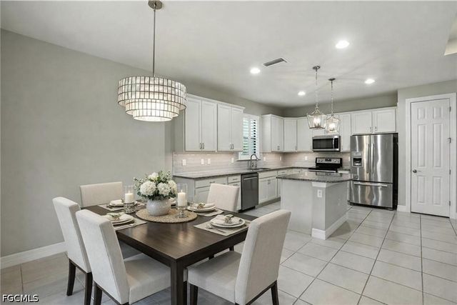 15720 Angelica DR, Alva, FL 33920