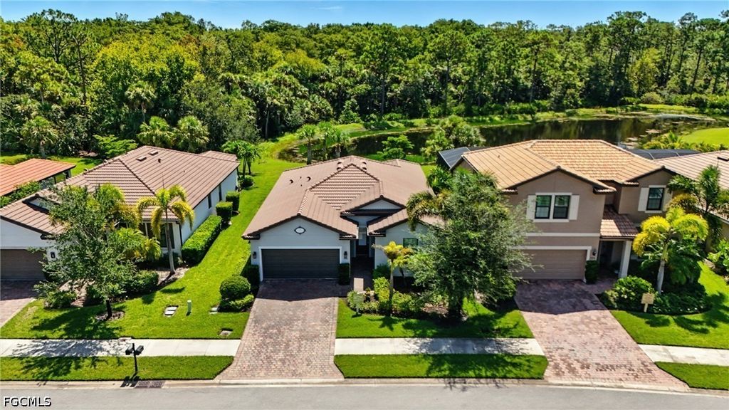 15720 Angelica DR, Alva, FL 33920