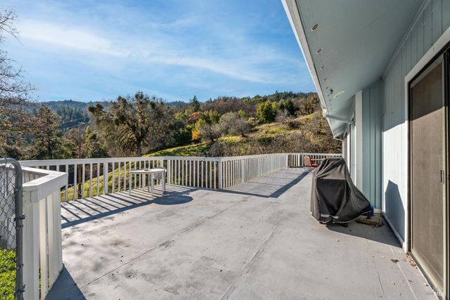 6620 Robinson Creek Rd, Ukiah, CA 95482