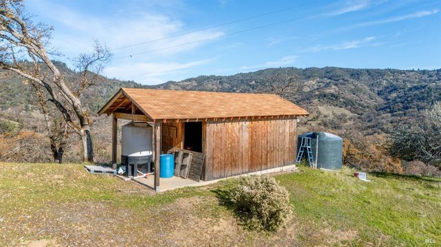 6620 Robinson Creek Rd, Ukiah, CA 95482
