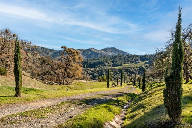 6620 Robinson Creek Rd, Ukiah, CA 95482