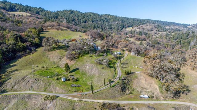 6620 Robinson Creek Rd, Ukiah, CA 95482