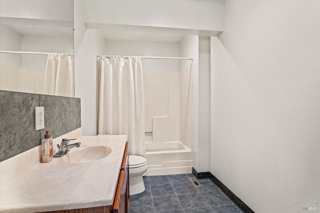 6620 Robinson Creek Rd, Ukiah, CA 95482