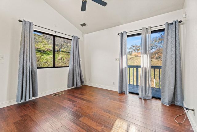 6620 Robinson Creek Rd, Ukiah, CA 95482