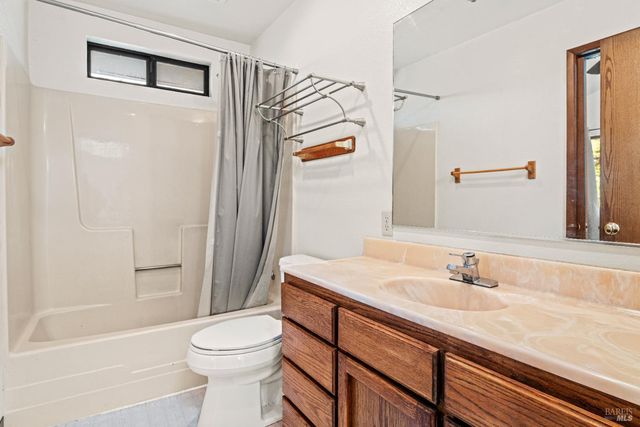 6620 Robinson Creek Rd, Ukiah, CA 95482