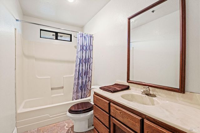 6620 Robinson Creek Rd, Ukiah, CA 95482