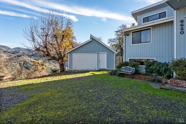 6620 Robinson Creek Rd, Ukiah, CA 95482