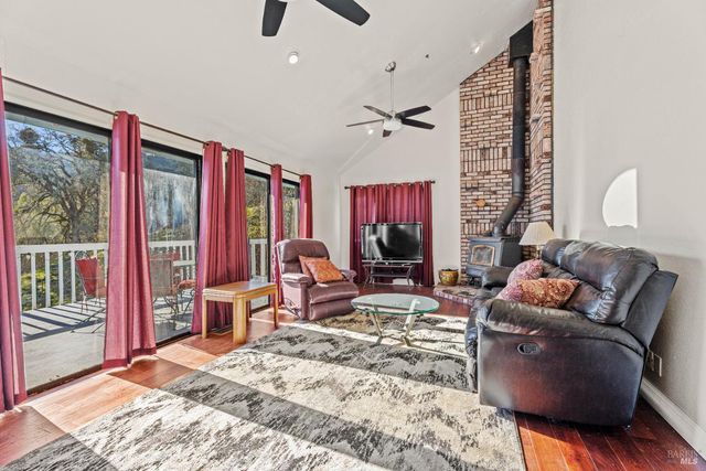 6620 Robinson Creek Rd, Ukiah, CA 95482