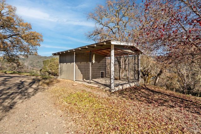 6620 Robinson Creek Rd, Ukiah, CA 95482