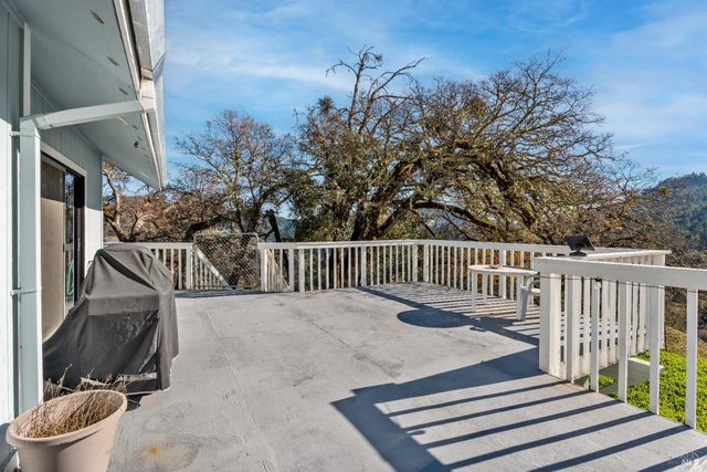 6620 Robinson Creek Rd, Ukiah, CA 95482