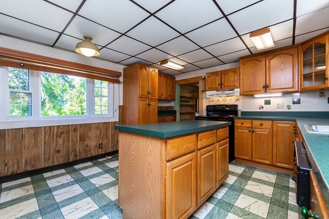 2596 Cranberry Hwy, Wareham, MA 02571