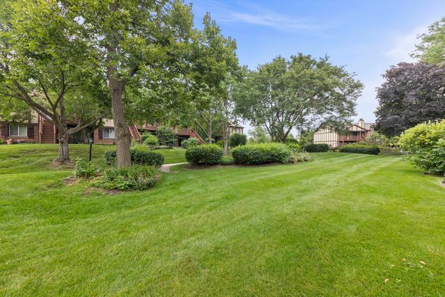 407 Ramblewood Drive D, Glen Ellyn, IL 60137