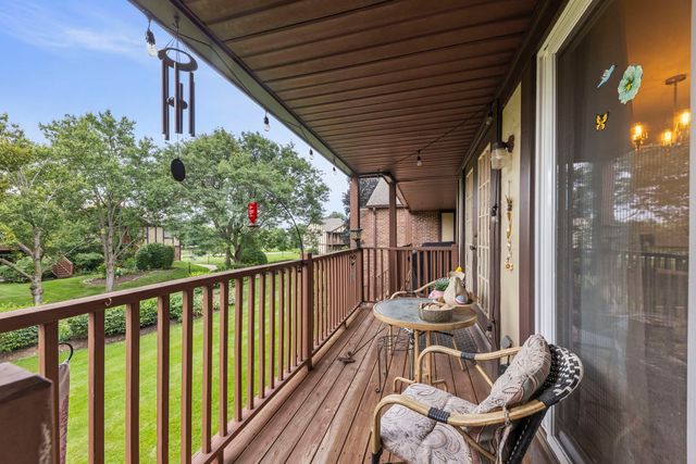 407 Ramblewood Drive D, Glen Ellyn, IL 60137