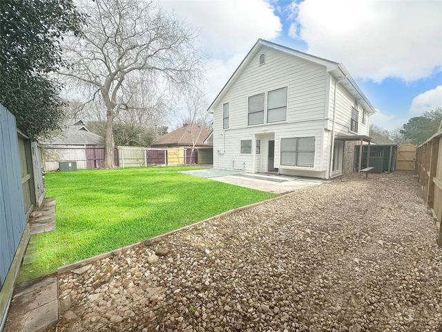 9843 Stableway Drive, Houston, TX 77065