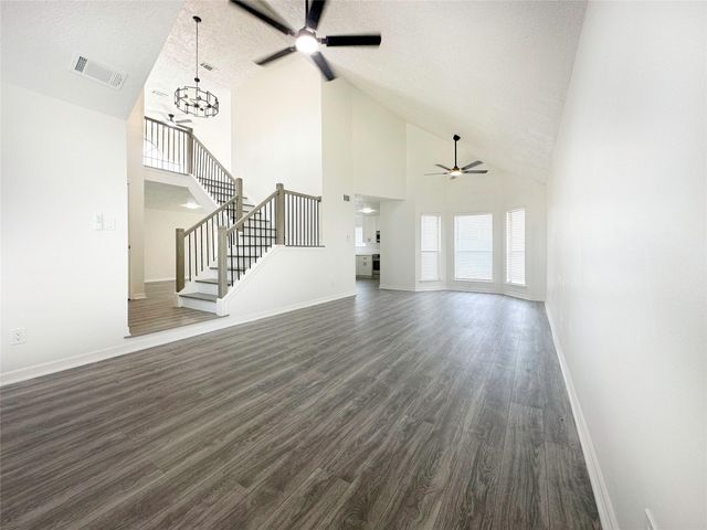 9843 Stableway Drive, Houston, TX 77065