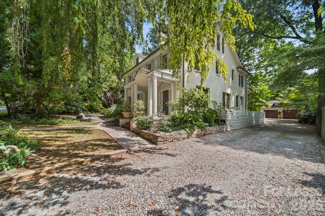 923 Henley Place, Charlotte, NC 28207