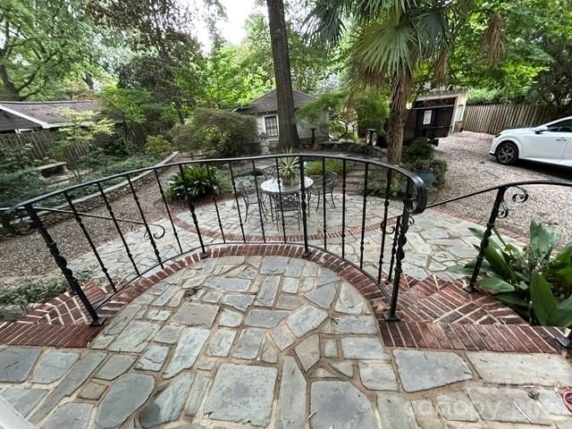 923 Henley Place, Charlotte, NC 28207
