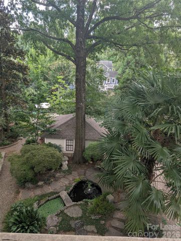 923 Henley Place, Charlotte, NC 28207