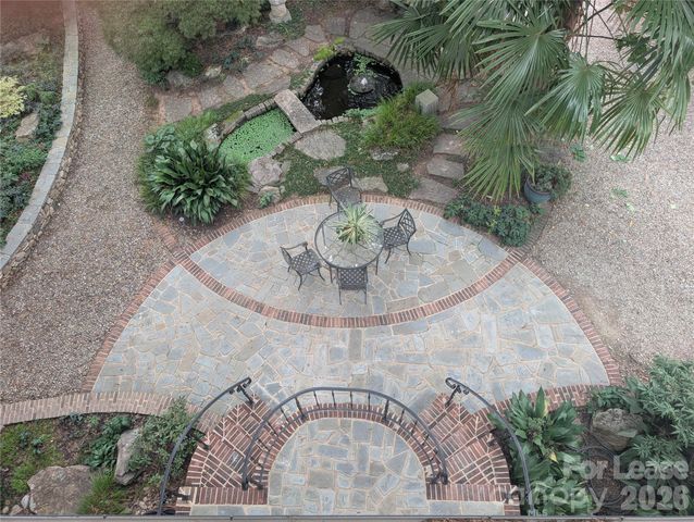 923 Henley Place, Charlotte, NC 28207