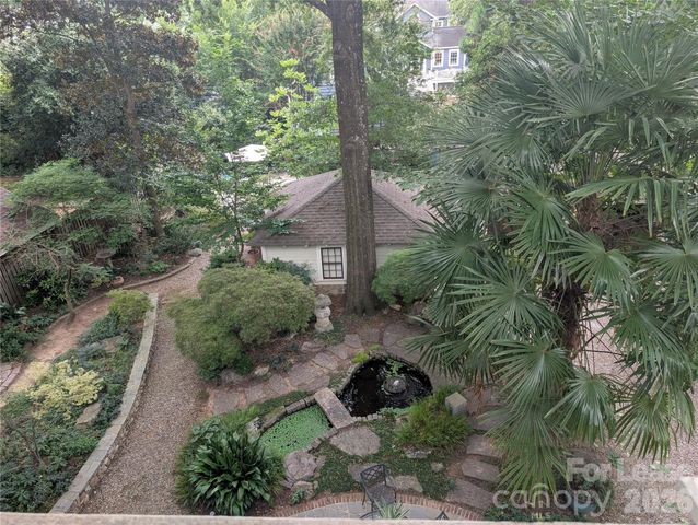 923 Henley Place, Charlotte, NC 28207