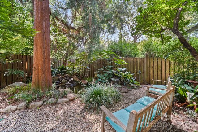 923 Henley Place, Charlotte, NC 28207