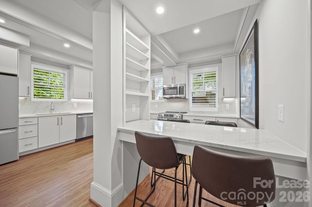923 Henley Place, Charlotte, NC 28207