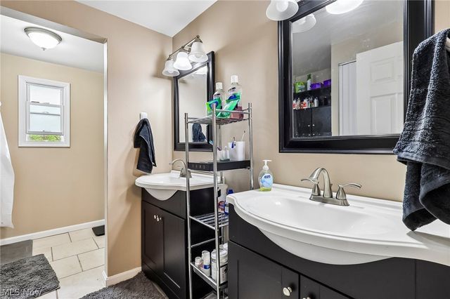 805 Roberts Street, Sheffield Lake, OH 44054
