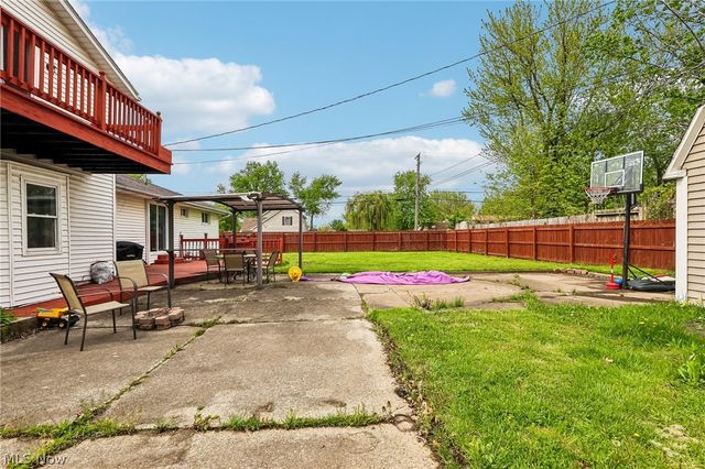 805 Roberts Street, Sheffield Lake, OH 44054