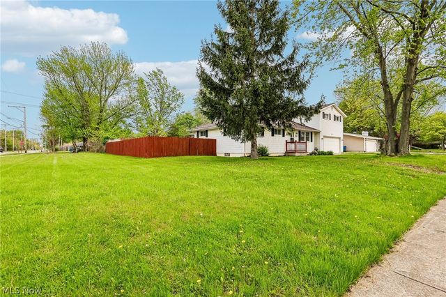805 Roberts Street, Sheffield Lake, OH 44054