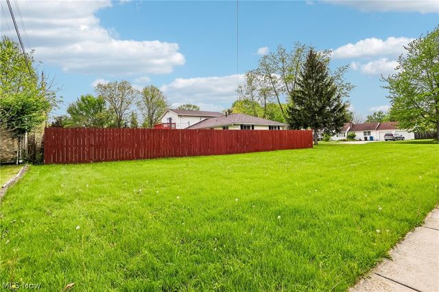 805 Roberts Street, Sheffield Lake, OH 44054