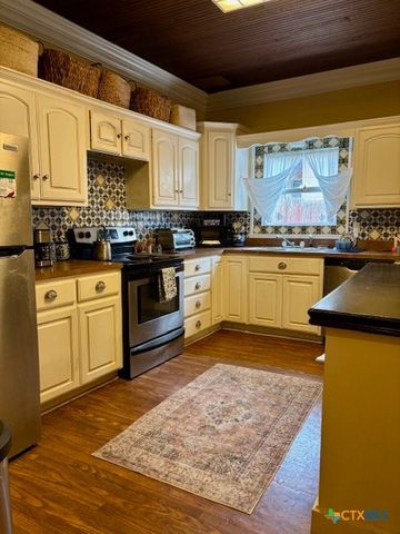 1408 Bridge Street, Gatesville, TX 76528