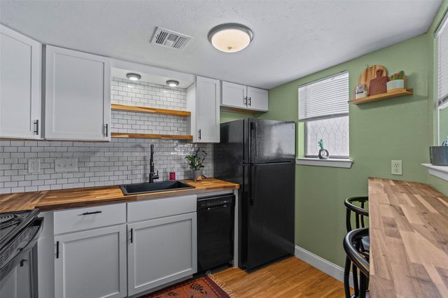 2500 Burleson RD 401, Austin, TX 78741