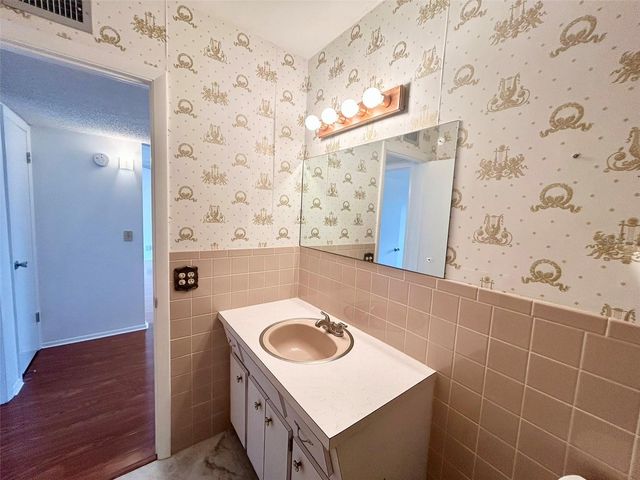 2400 COLUMBIA DRIVE 18, Clearwater, FL 33763