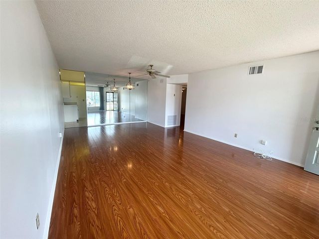 2400 COLUMBIA DRIVE 18, Clearwater, FL 33763