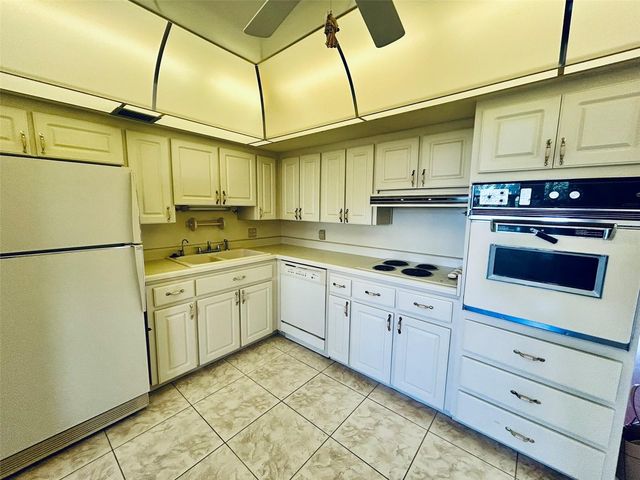 2400 COLUMBIA DRIVE 18, Clearwater, FL 33763