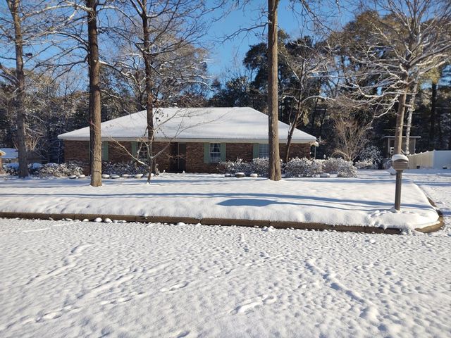 1604 Montcliff Drive, Dothan, AL 36303