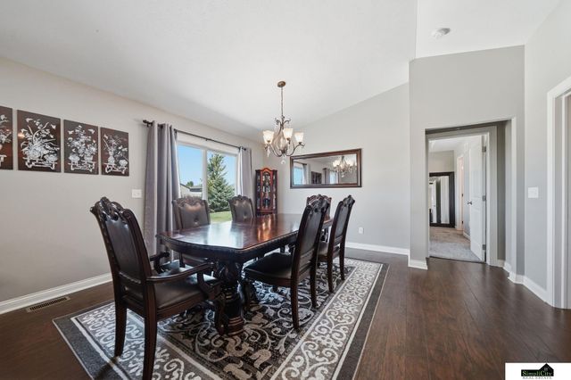 1121 N 99Th Street, Lincoln, NE 68527