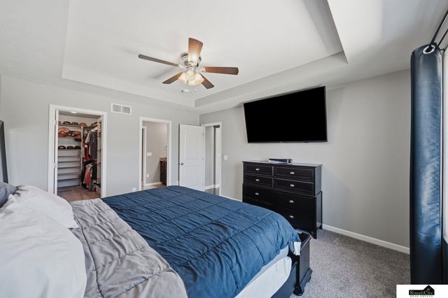 1121 N 99Th Street, Lincoln, NE 68527