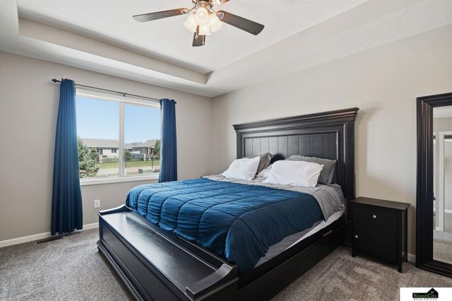 1121 N 99Th Street, Lincoln, NE 68527