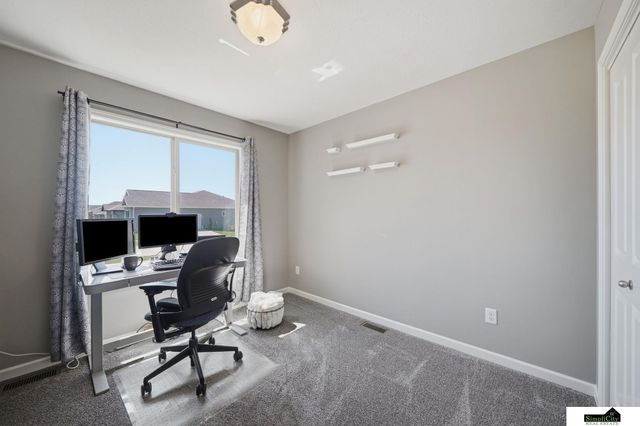 1121 N 99Th Street, Lincoln, NE 68527