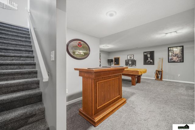 1121 N 99Th Street, Lincoln, NE 68527