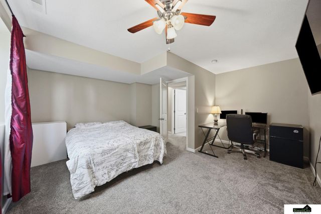 1121 N 99Th Street, Lincoln, NE 68527