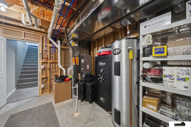 1121 N 99Th Street, Lincoln, NE 68527