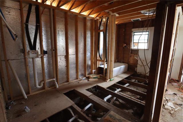 1207 W Main Street, Eastland, TX 76448