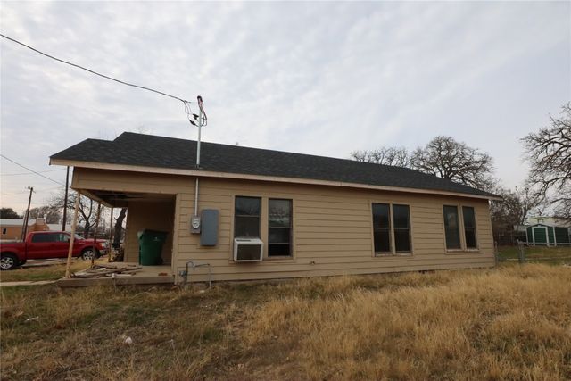 1207 W Main Street, Eastland, TX 76448