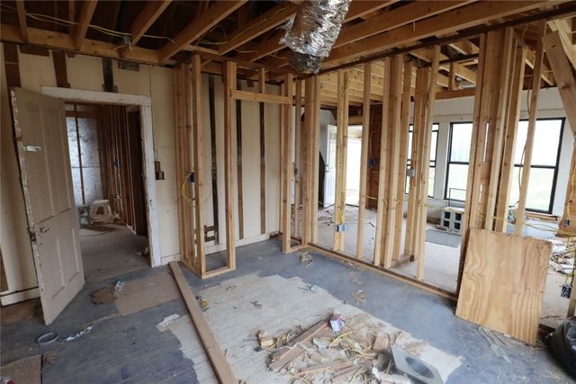 1207 W Main Street, Eastland, TX 76448