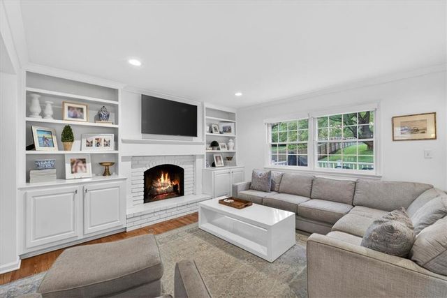 5300 W 101 Terrace, Overland Park, KS 66207