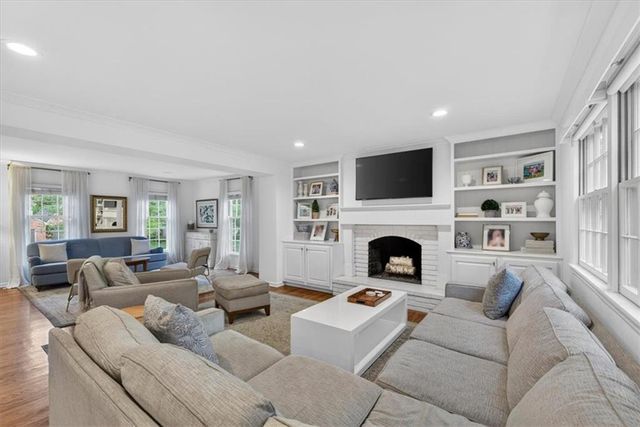 5300 W 101 Terrace, Overland Park, KS 66207